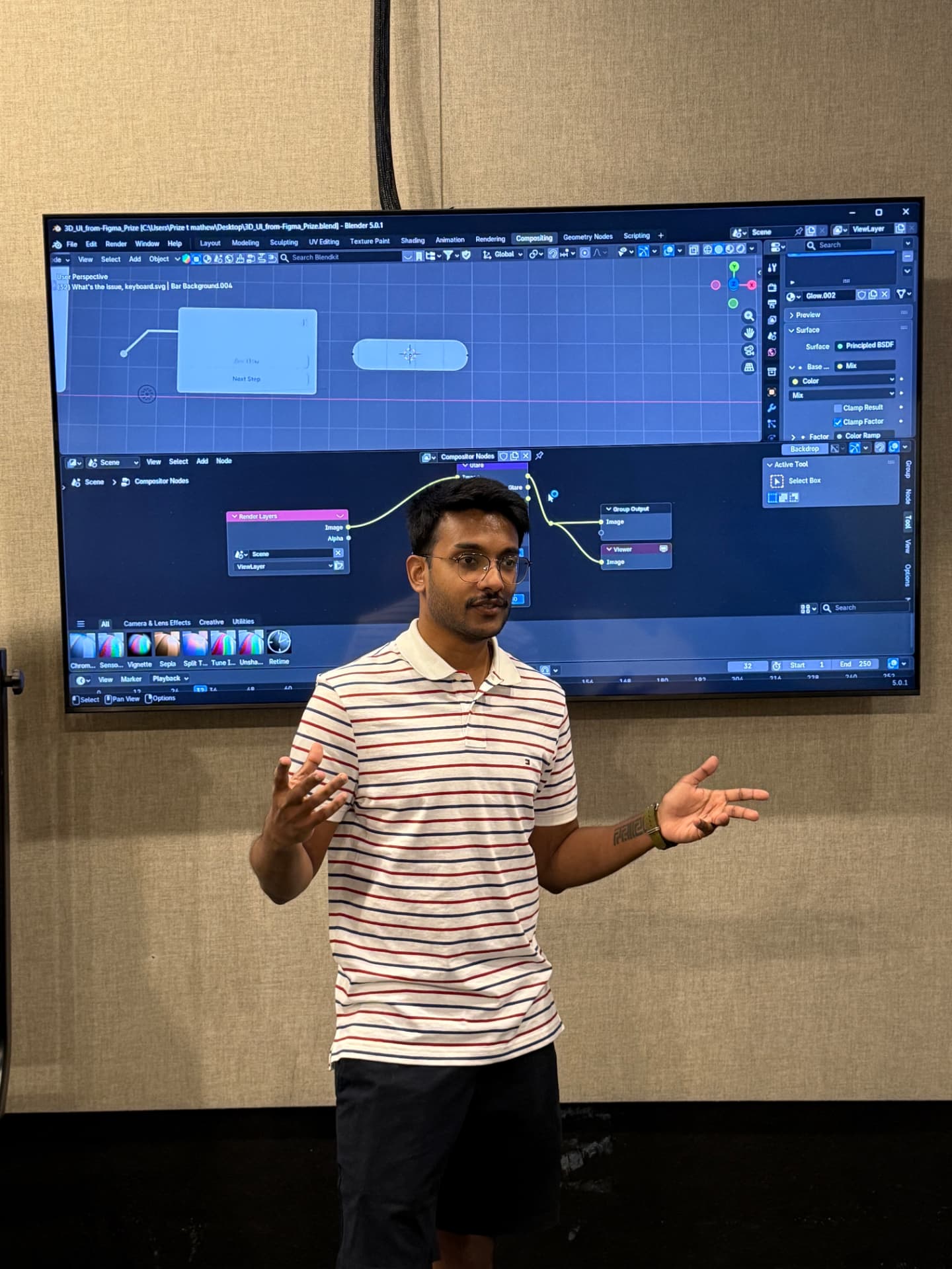 Prize teaching a Blender session at UC DAAP